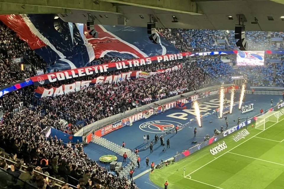 Supporters du PSG au Parc des Princes pendant la saison 2025-2026