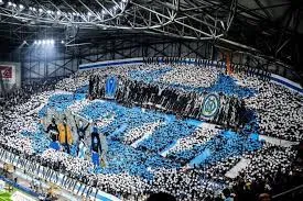 Stade Vélodrome rempli de supporters pour les matchs de l’OM en direct